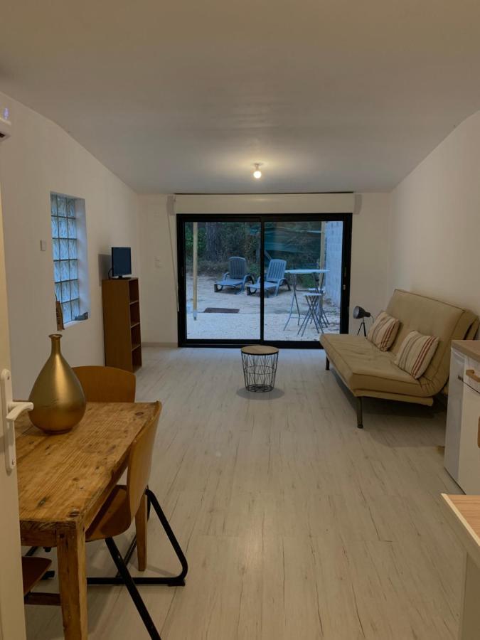La Pinede Villa Mornas Dış mekan fotoğraf